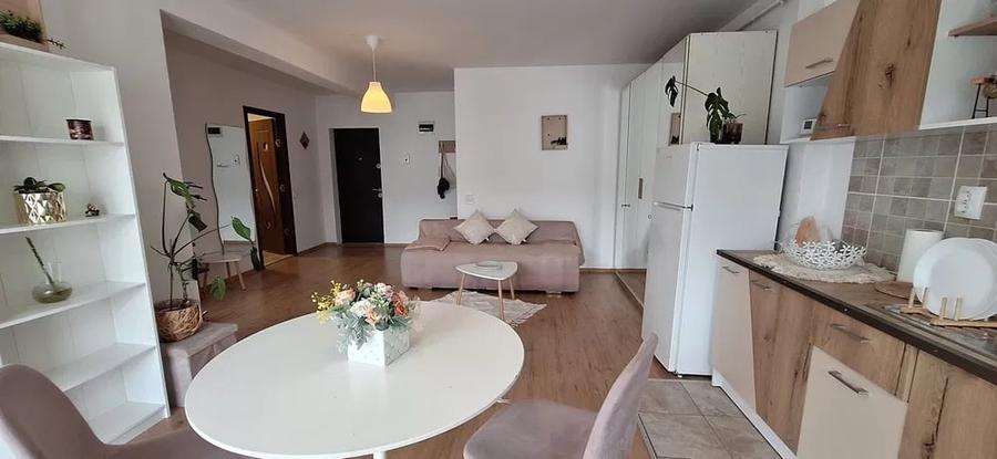 Apartament cu 2 camere semidecomandat, mobilat în Florești