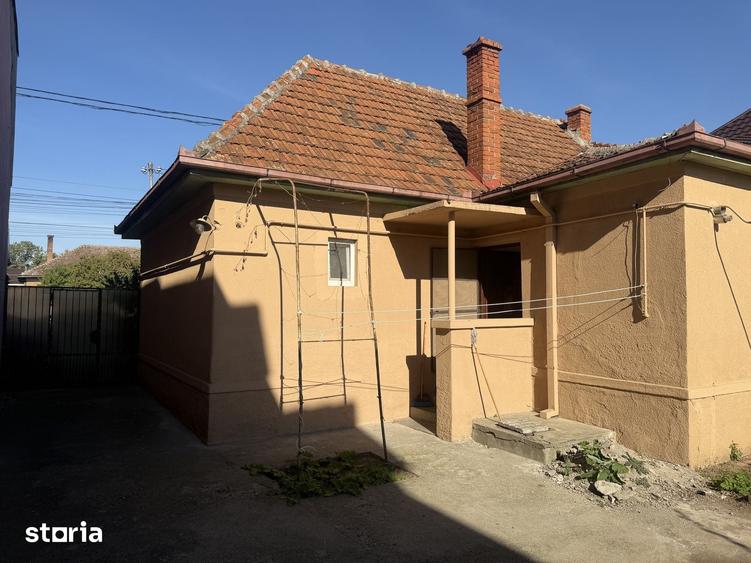 Casă cu 2 camere cu Teren 410 Mp în Botizului