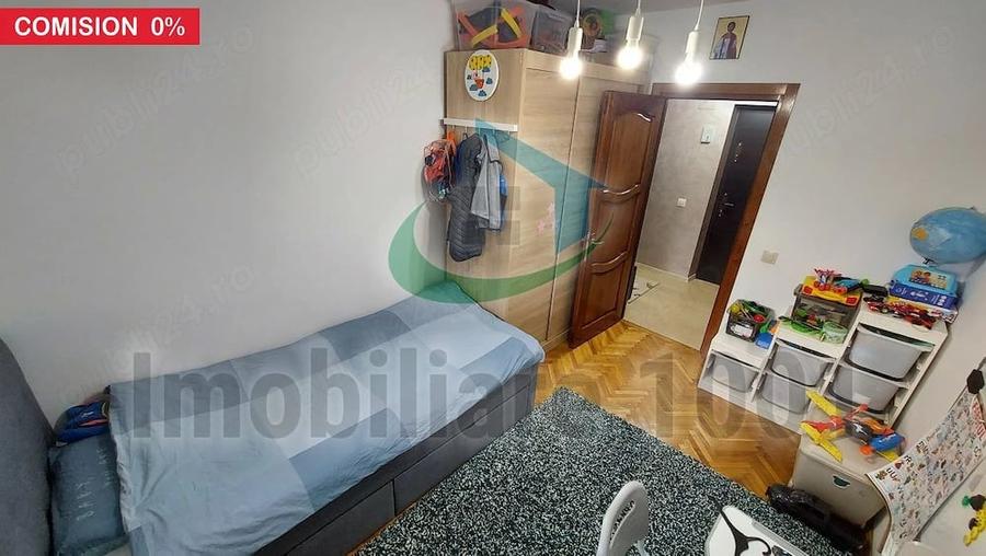 Apartament cu 4 camere decomandat în Central