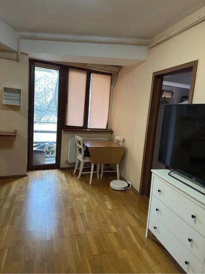 Apartament cu 2 camere nedecomandat în Vitan
