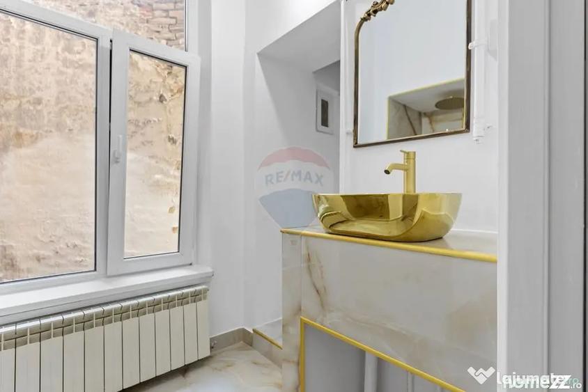 Apartament cu 3 camere semidecomandat în Central