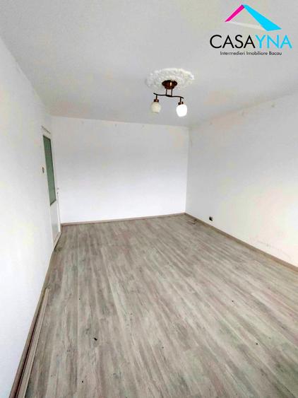 Apartament cu 3 camere decomandat în Milcov