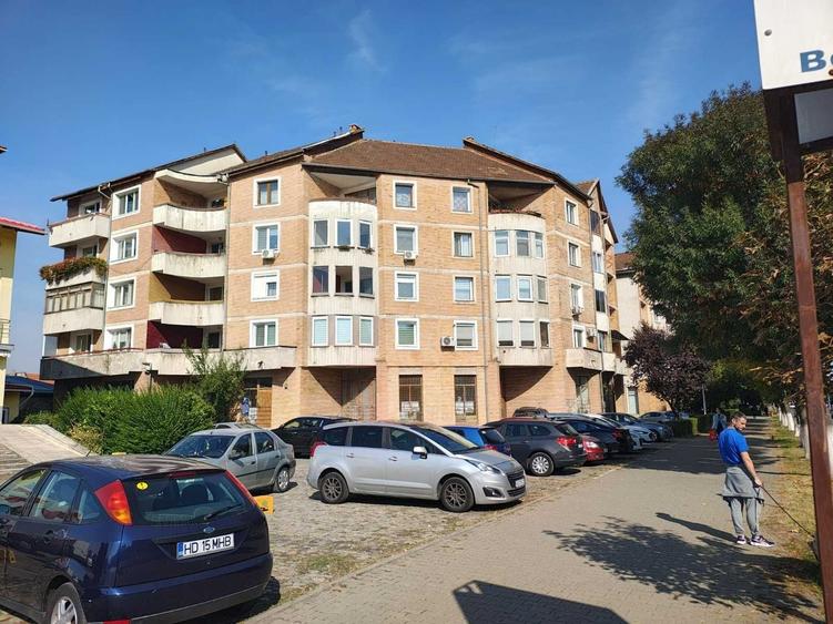 Spațiu comercial, în Central