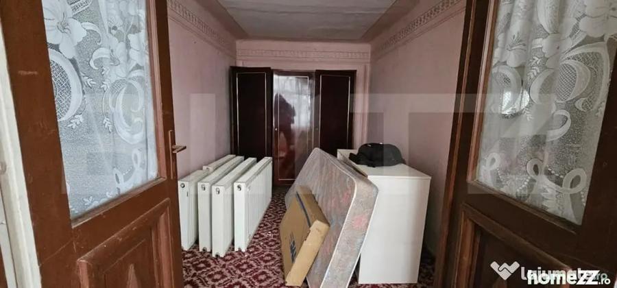 Casă cu 2 camere cu Teren 1200 Mp în Central