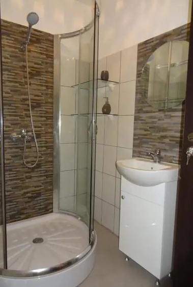 Apartament cu 2 camere decomandat, mobilat în Victoriei