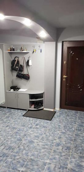 Apartament cu 3 camere decomandat în Exterior Vest