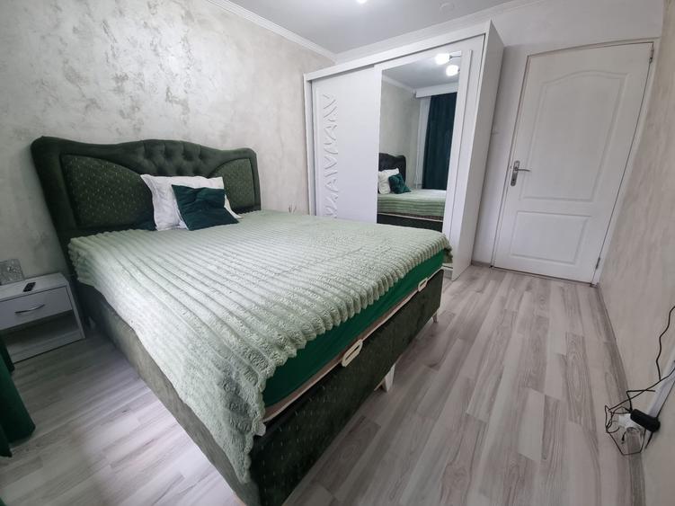 Apartament cu 3 camere decomandat în Dristor