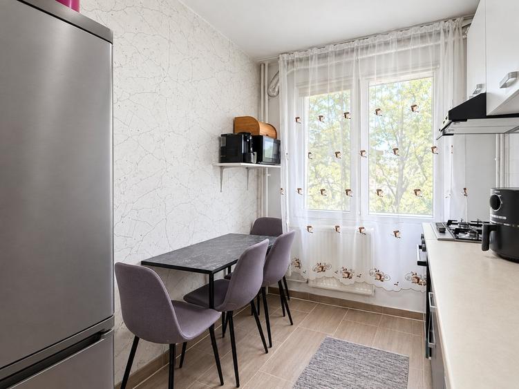 Apartament cu 2 camere semidecomandat în 1 Decembrie 1918