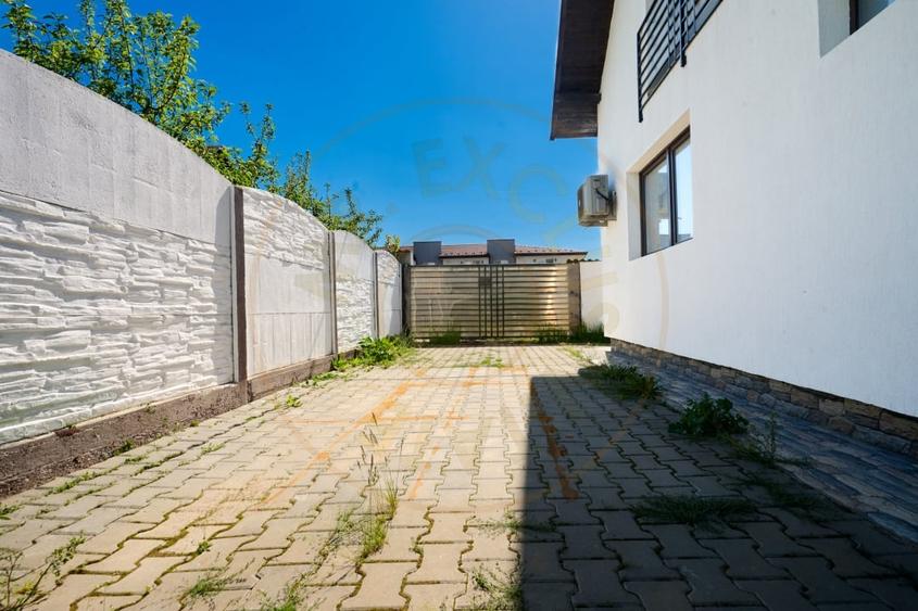 Casă individuală cu 4 camere cu Canalizare în Mioveni