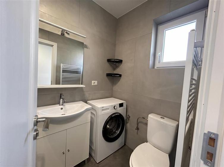 Casă individuală cu 4 camere cu Canalizare în Lisaura