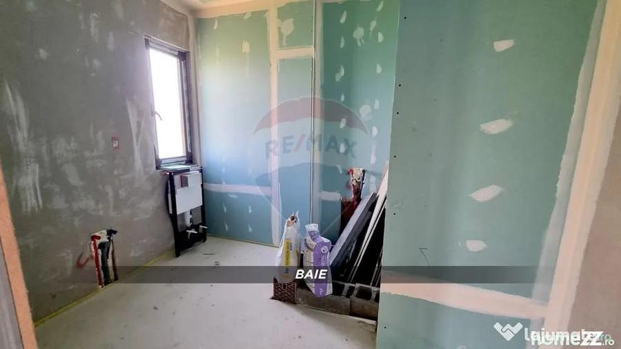 Casă cu 5 camere cu Teren 900 Mp în Mocira