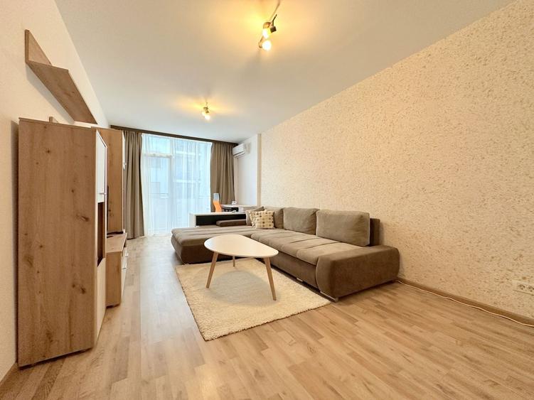 Apartament cu 2 camere decomandat, mobilat în Central