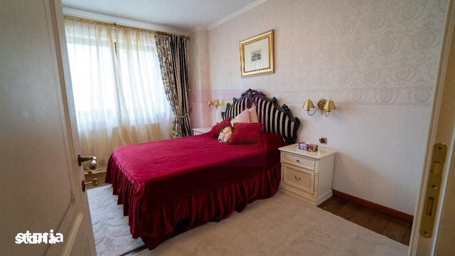 Apartament cu 4 camere decomandat în Clăbucet