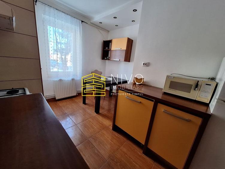 Apartament cu 3 camere decomandat în Tudor