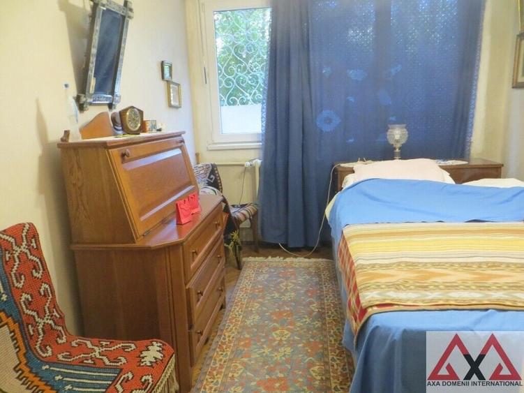 Apartament cu 3 camere semidecomandat în Titan