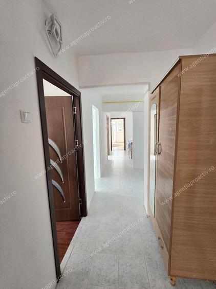 Apartament cu 4 camere decomandat în Port