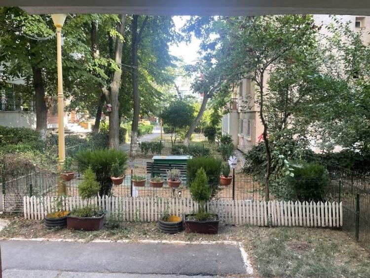 Apartament cu 3 camere decomandat în Dacia - 10
