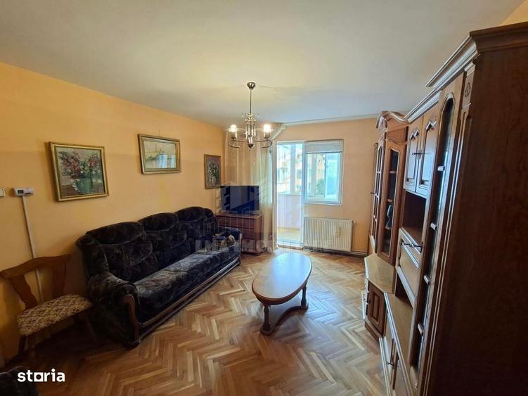 Apartament cu 3 camere semidecomandat în Central