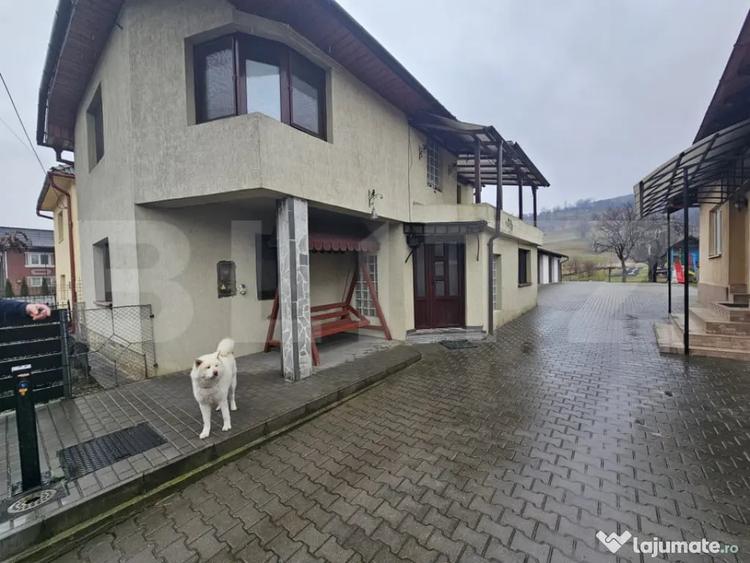 Casă cu 5 camere cu Teren 4381 Mp în Central