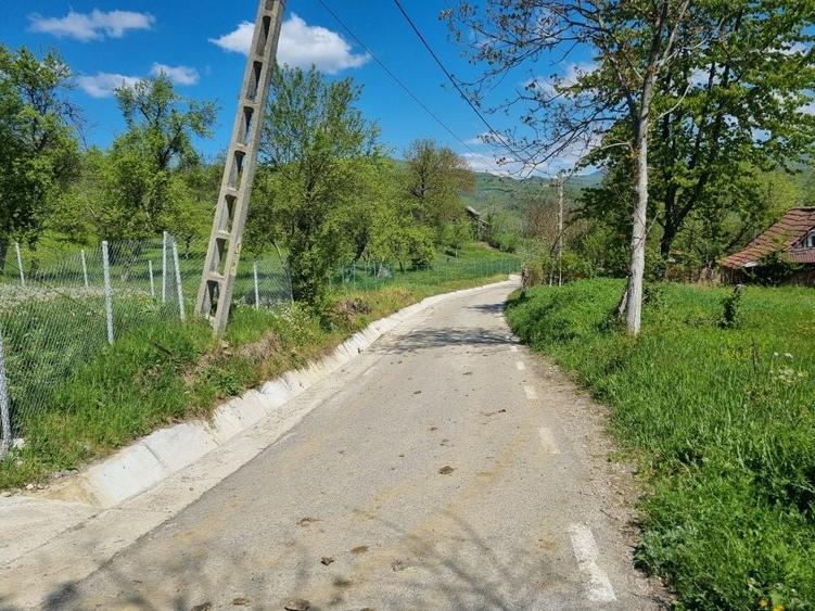 Spațiu comercial, în Berislăvești