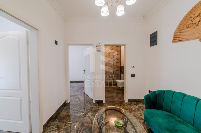 Casă individuală cu 6 camere cu Piscina în Chișoda