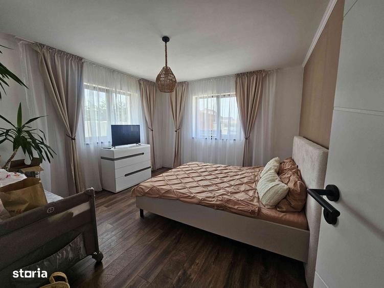 Casă cu 4 camere în Sântandrei