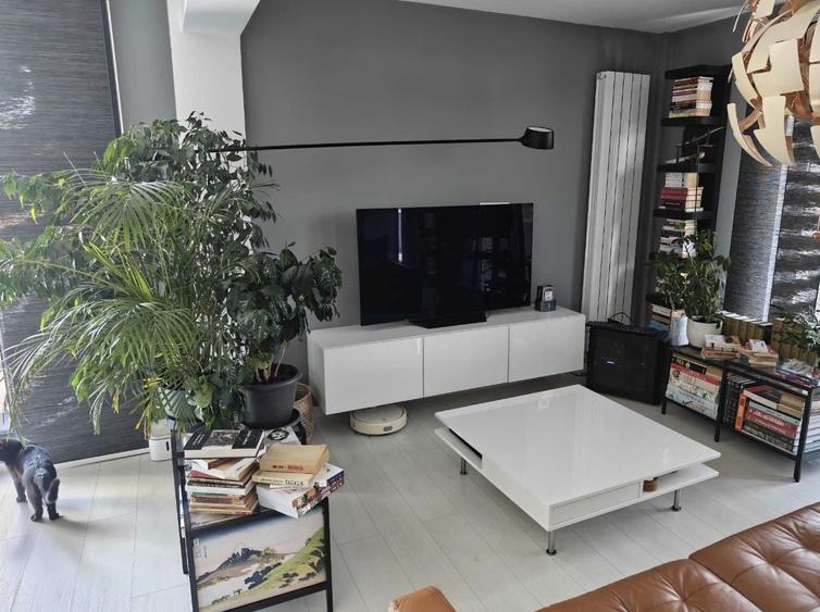 Apartament cu 3 camere , terasa de 50 mp,parcare - 5