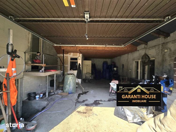 Casă cu 5 camere cu Teren 900 Mp în Recea