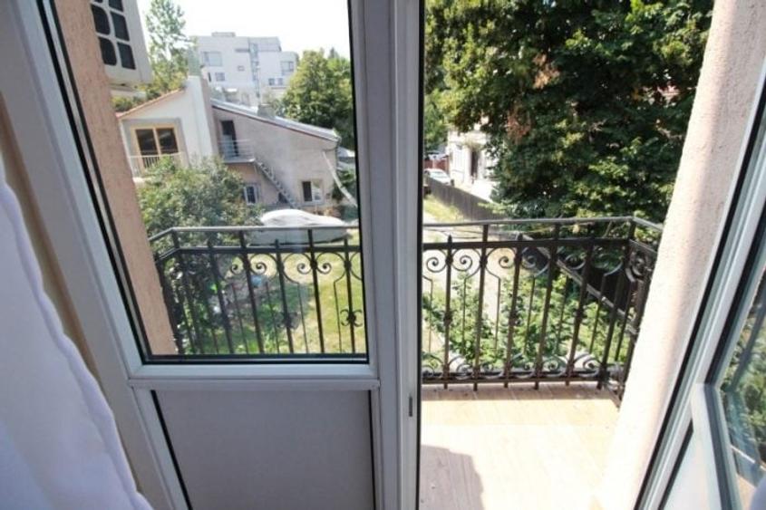 Apartament cu 2 camere semidecomandat, mobilat în Romană