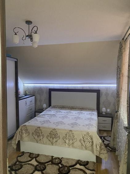Casă cu 3 camere decomandat în Colun