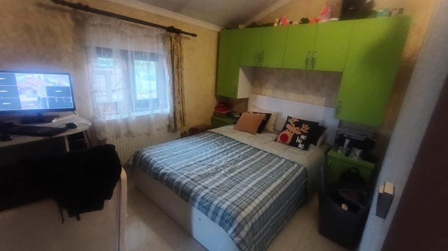 Casă individuală cu 4 camere cu Canalizare în Popoveni