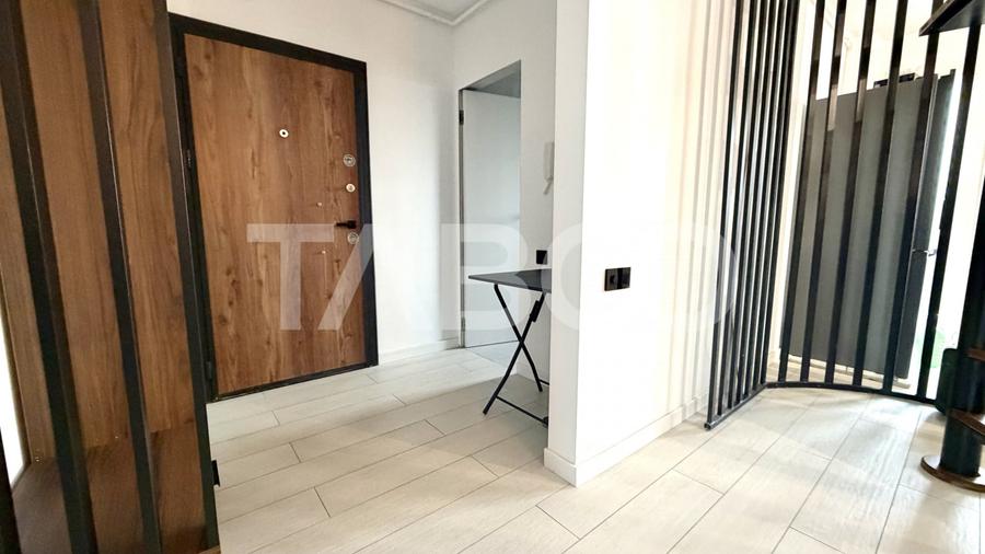 Penthouse cu 2 camere semidecomandat, mobilat în Florești