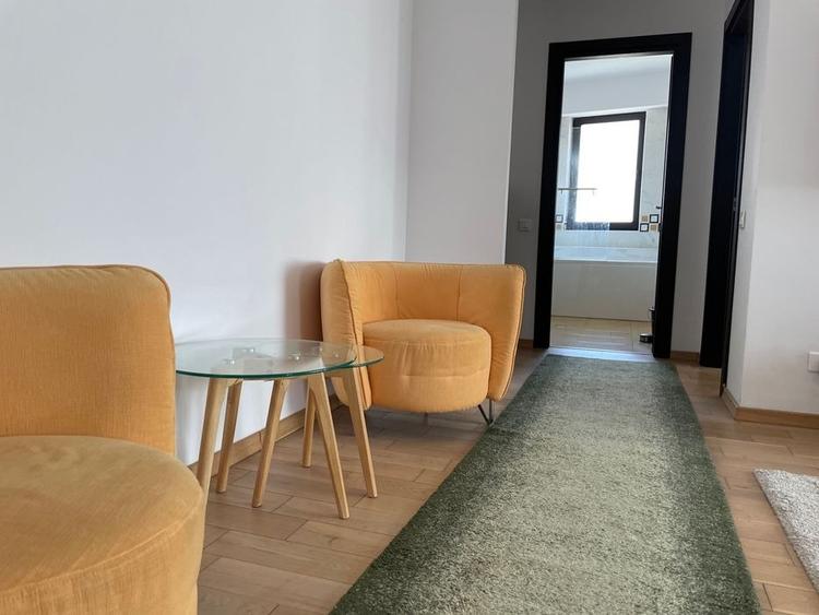 Apartament cu 2 camere semidecomandat, mobilat în Dacia