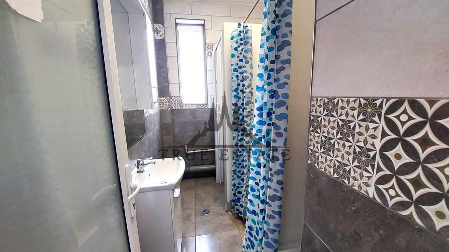 Casă individuală cu 9 camere cu Canalizare în Eminescu