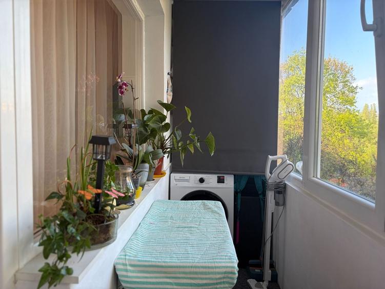 Apartament cu 3 camere semidecomandat, mobilat în Alexandru Obregia