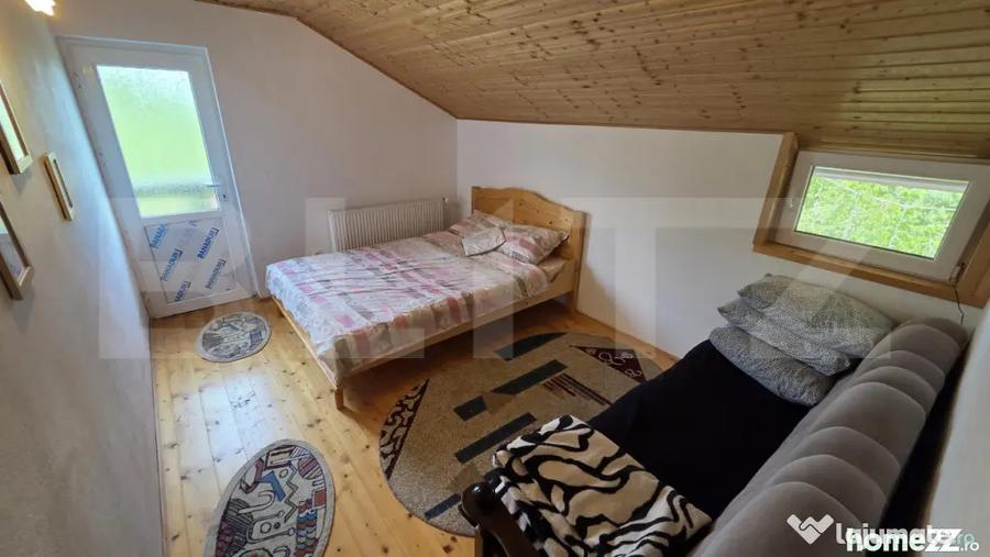 Casă cu 3 camere cu Teren 4300 Mp în Ampoița