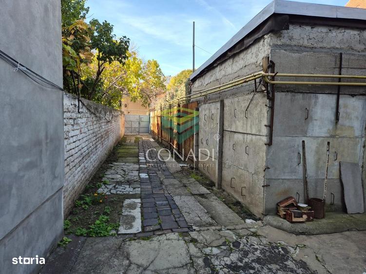 Teren de 424 mp, în Romană