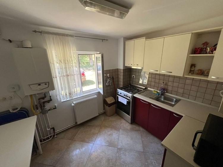 Casă cu 4 camere în Central