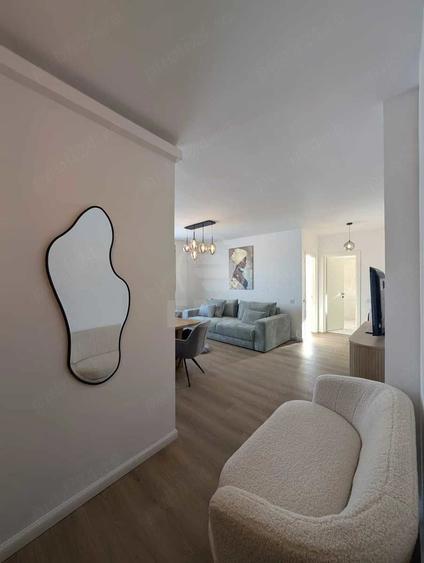 Apartament cu 2 camere semidecomandat în Florești