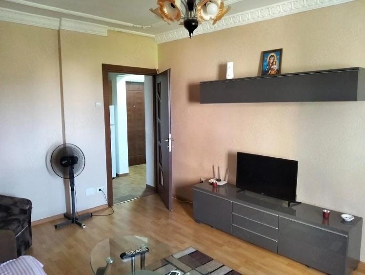 Garsonieră decomandată în Moșilor