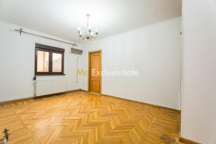 Casă individuală cu 10 camere cu Canalizare în Nord