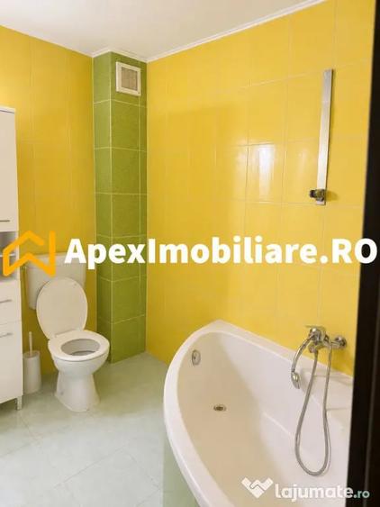 Apartament cu 3 camere, mobilat în Roșu