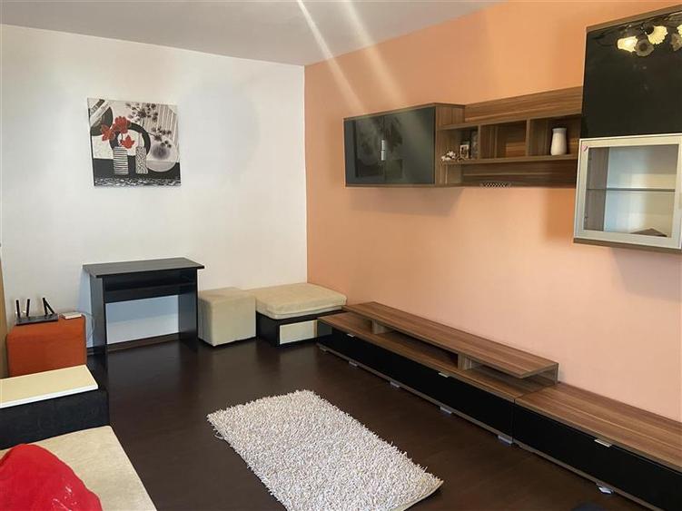 Apartament cu 2 camere decomandat, mobilat în Ultracentral