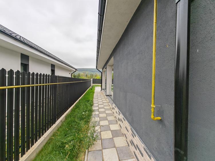 Casă cu 3 camere cu Canalizare în Exterior Nord
