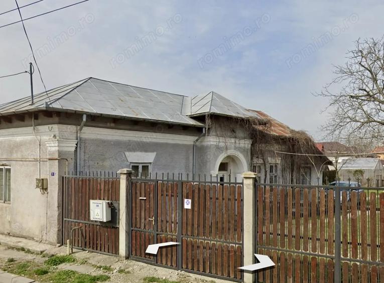 Casă cu 2 camere cu Teren 650 Mp în Central