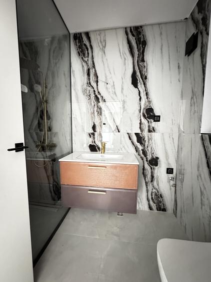 Apartament cu 2 camere semidecomandat în Florești