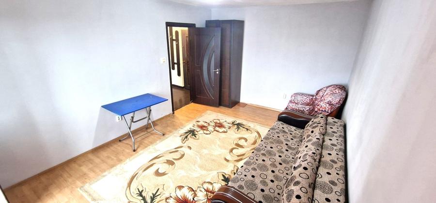 Apartament cu 2 camere decomandat în Casa de Cultură
