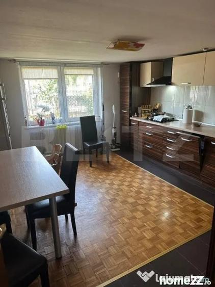 Doua apartamente la casa, teren 250 mp, gradina, garaj, - 7