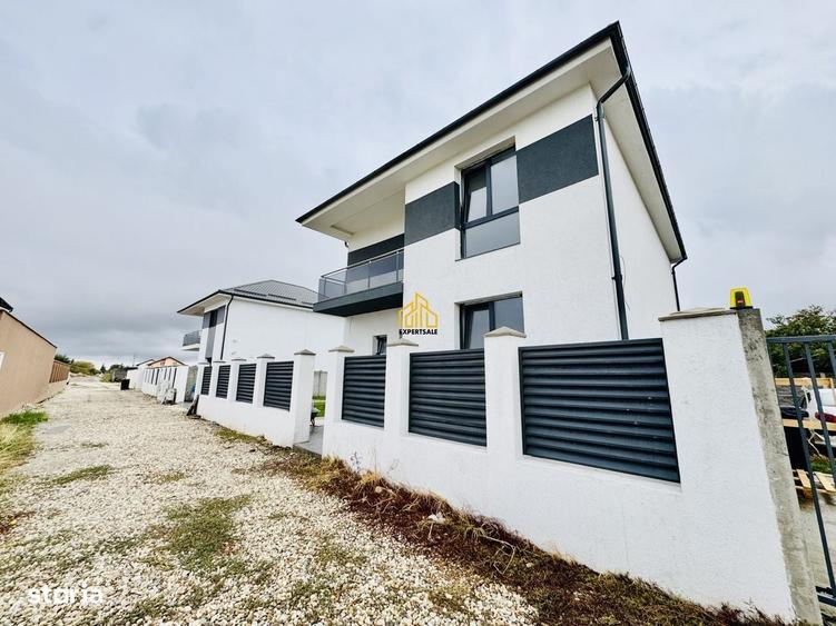 Casă cu 4 camere cu Teren 400 Mp în Domnești