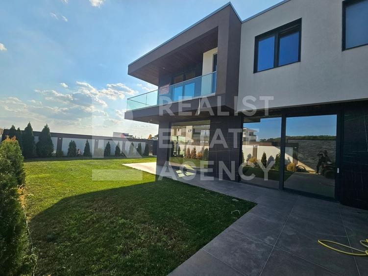 Casă individuală cu 5 camere cu Canalizare în Central
